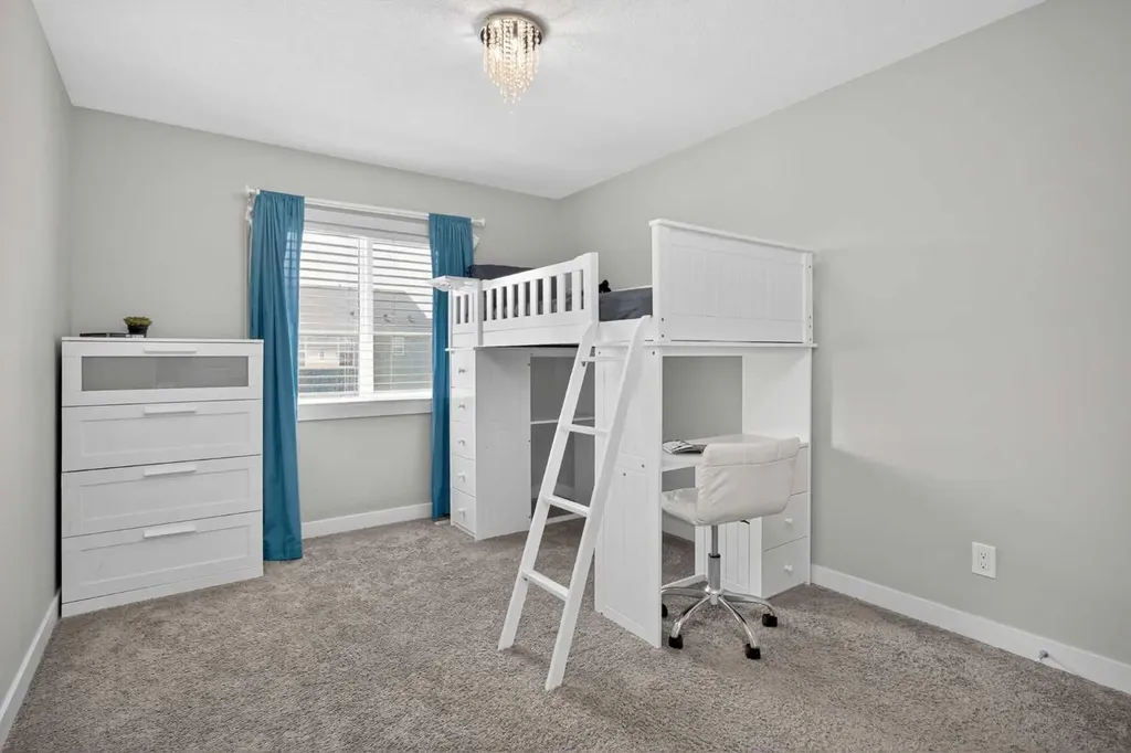 37 Evansfield Manor NW Calgary AB T3P 1J8