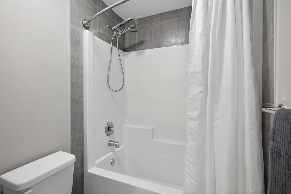 37 Evansfield Manor NW Calgary AB T3P 1J8