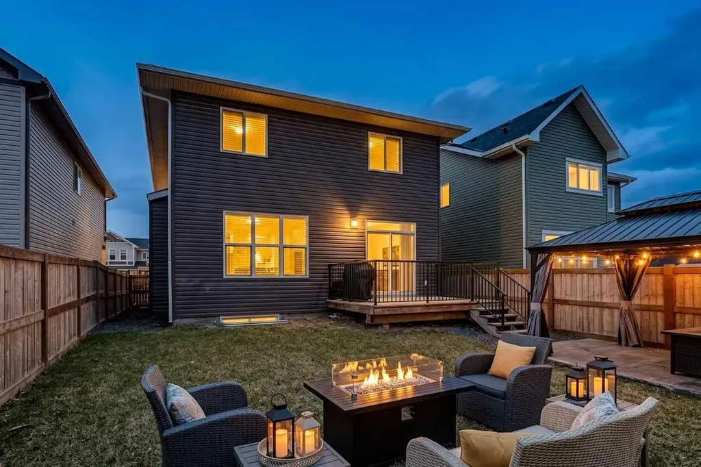 37 Evansfield Manor NW Calgary AB T3P 1J8