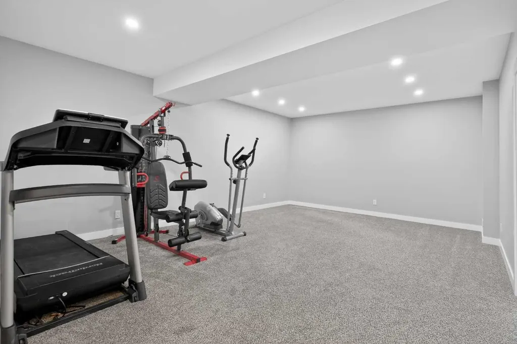 37 Evansfield Manor NW Calgary AB T3P 1J8