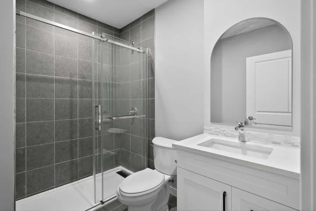 37 Evansfield Manor NW Calgary AB T3P 1J8