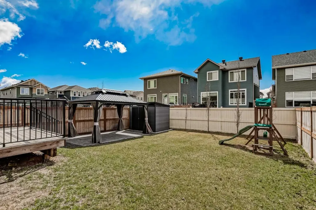 37 Evansfield Manor NW Calgary AB T3P 1J8