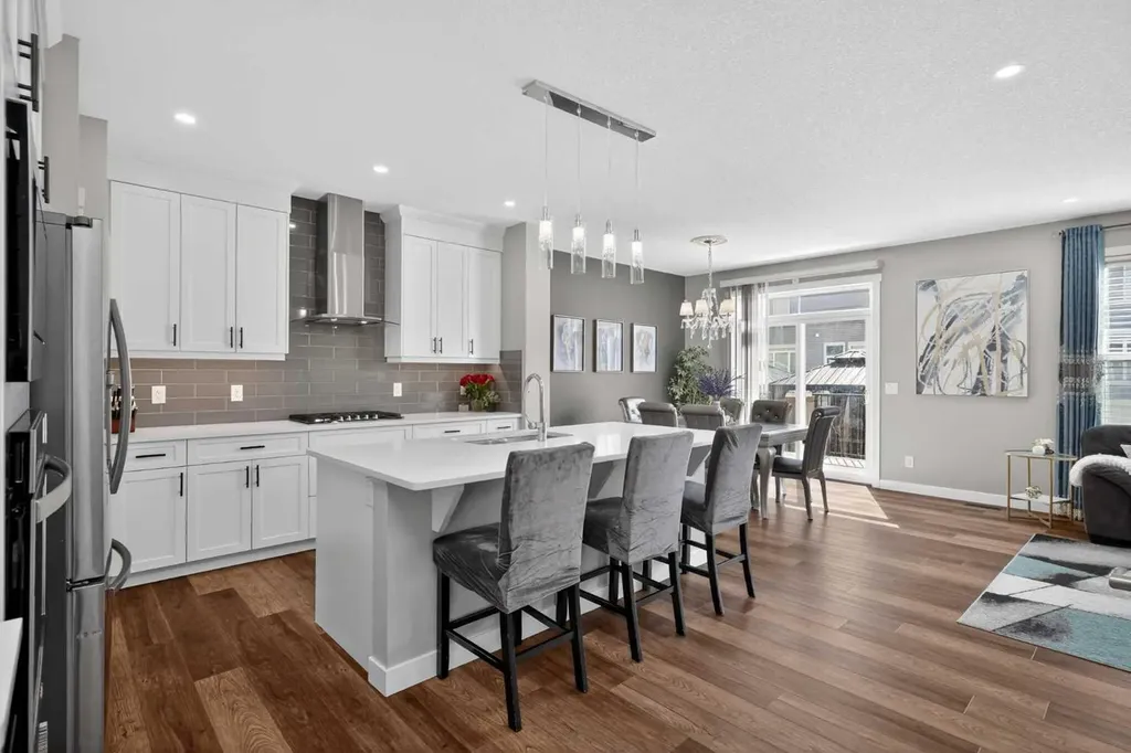 37 Evansfield Manor NW Calgary AB T3P 1J8