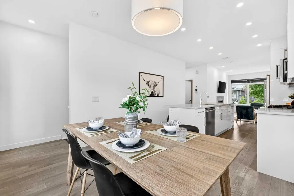 1616 24 Avenue NW Calgary AB T2M 1Y6