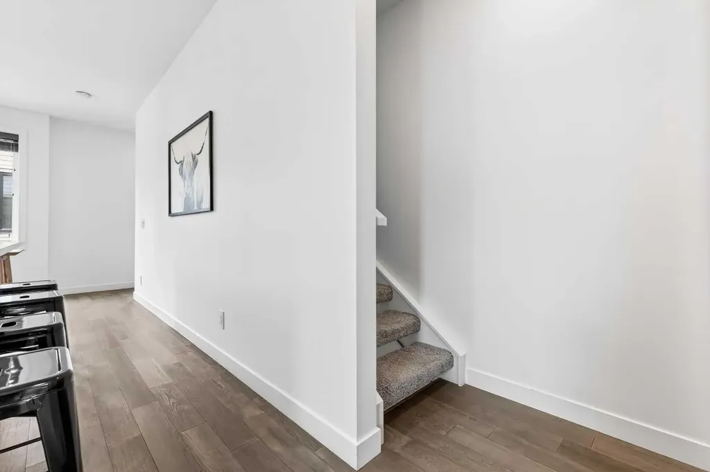 1616 24 Avenue NW Calgary AB T2M 1Y6