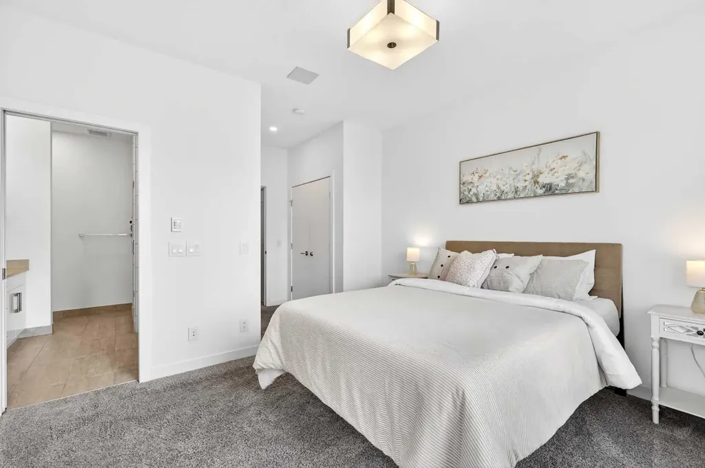 1616 24 Avenue NW Calgary AB T2M 1Y6