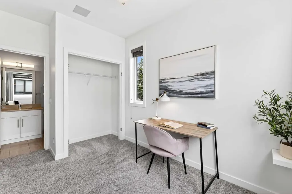 1616 24 Avenue NW Calgary AB T2M 1Y6