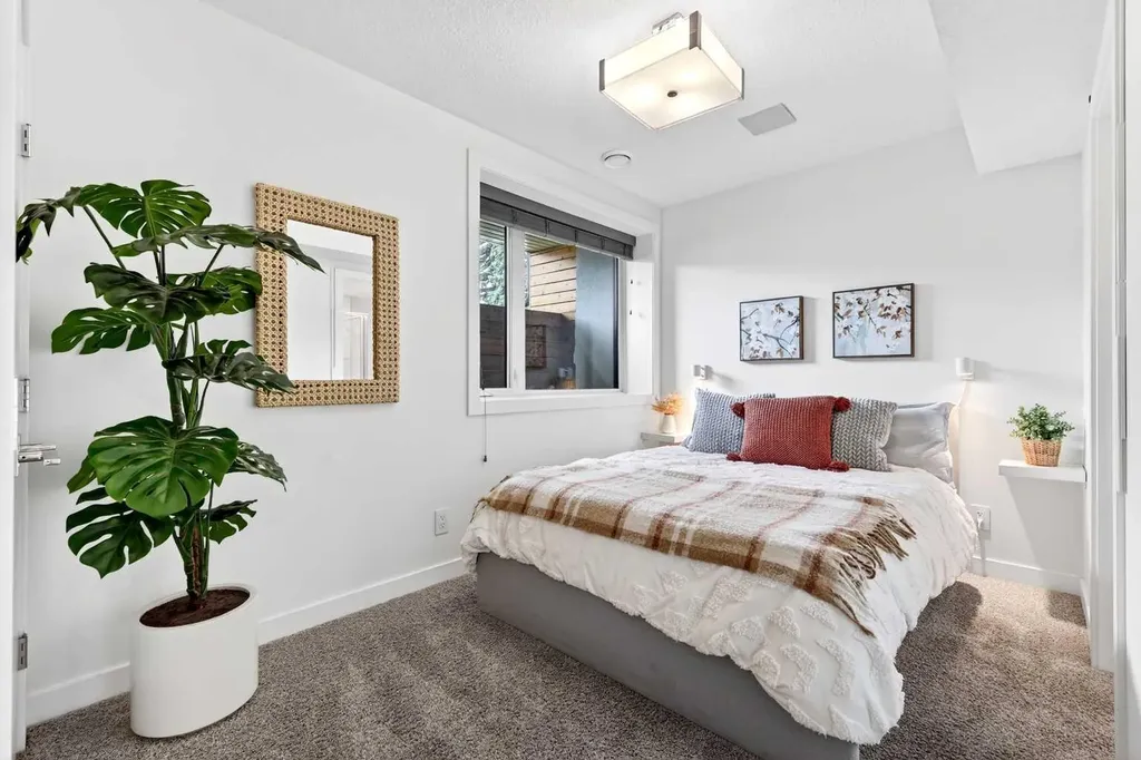 1616 24 Avenue NW Calgary AB T2M 1Y6