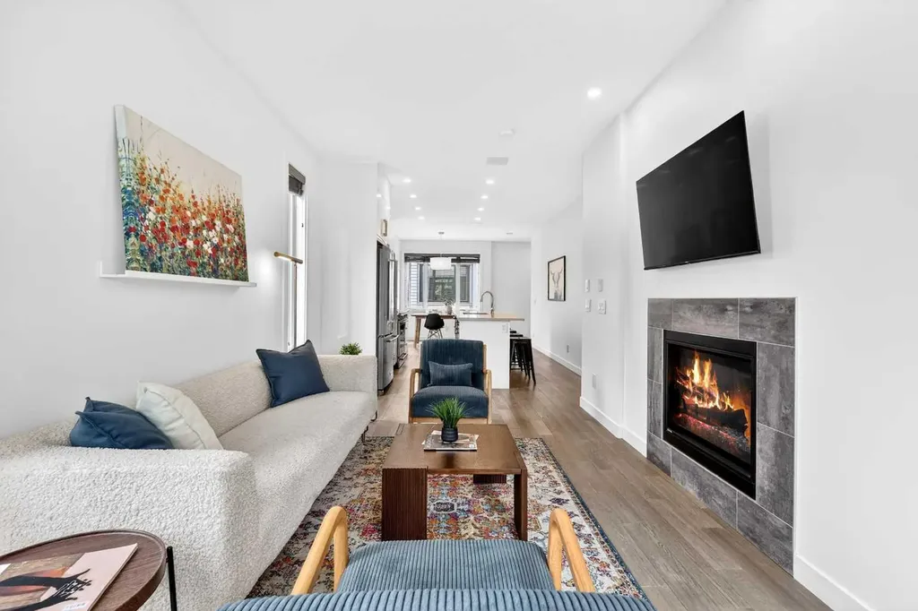 1616 24 Avenue NW Calgary AB T2M 1Y6