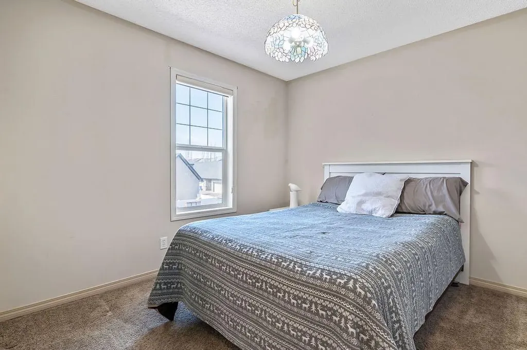 30 Drake Landing Common Okotoks AB T1S2H4