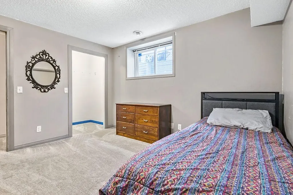 30 Drake Landing Common Okotoks AB T1S2H4