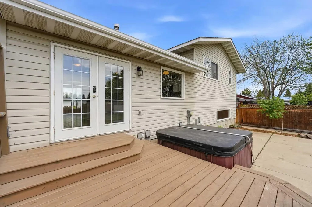 45 Northstar Drive Lacombe AB T4L 1R7