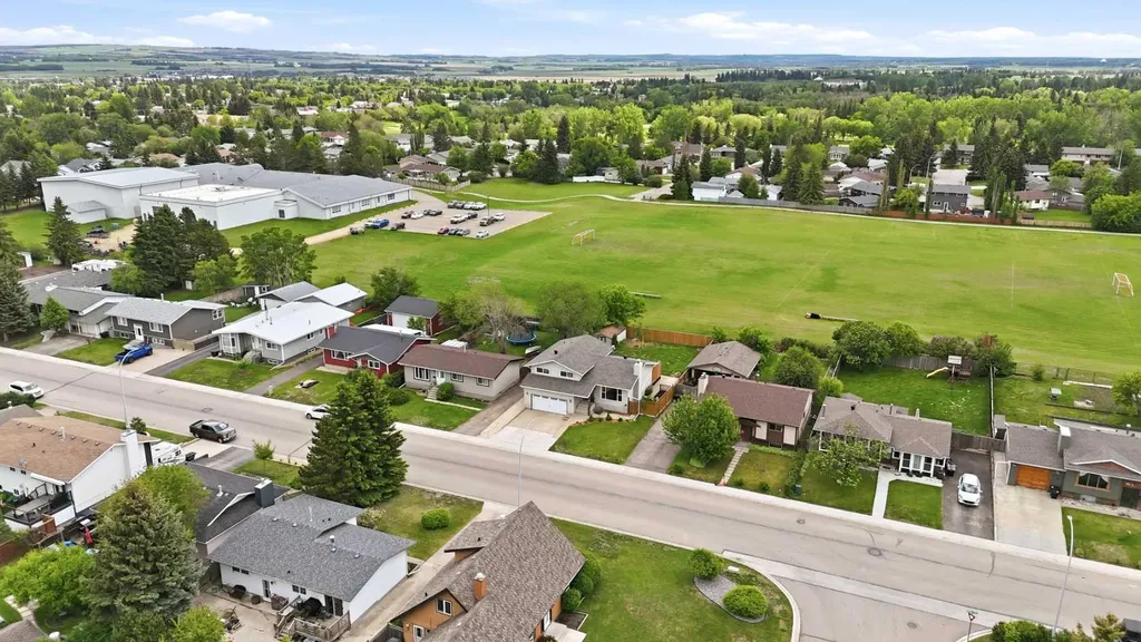 45 Northstar Drive Lacombe AB T4L 1R7