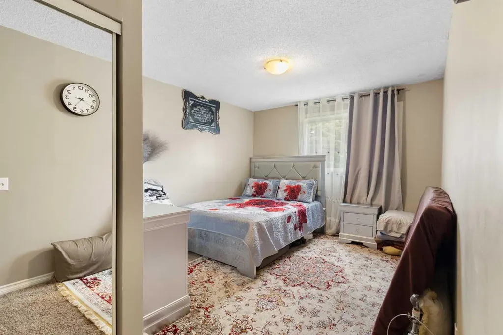 2519 38 Street NE Calgary AB T1Y 4W8