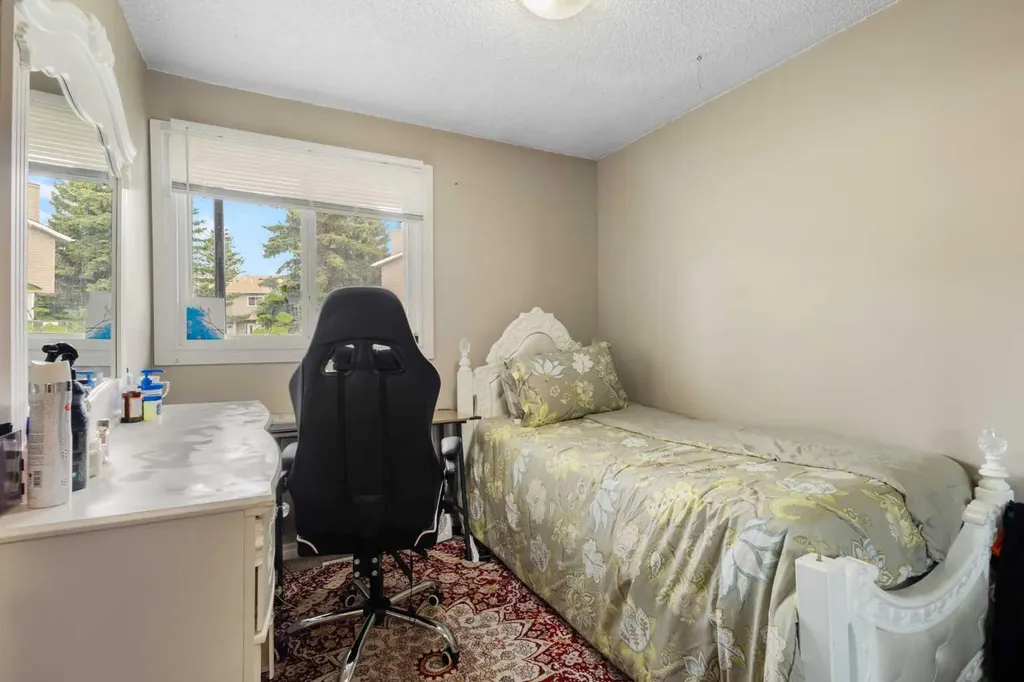 2519 38 Street NE Calgary AB T1Y 4W8