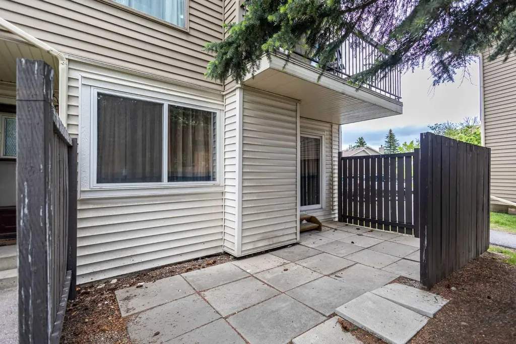 2519 38 Street NE Calgary AB T1Y 4W8