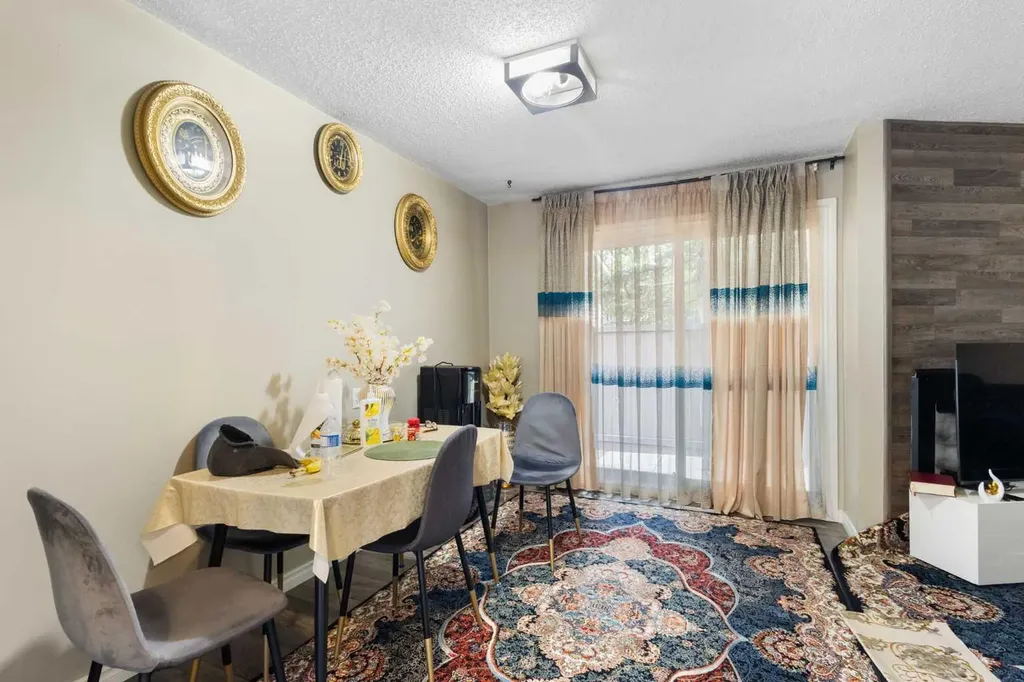 2519 38 Street NE Calgary AB T1Y 4W8
