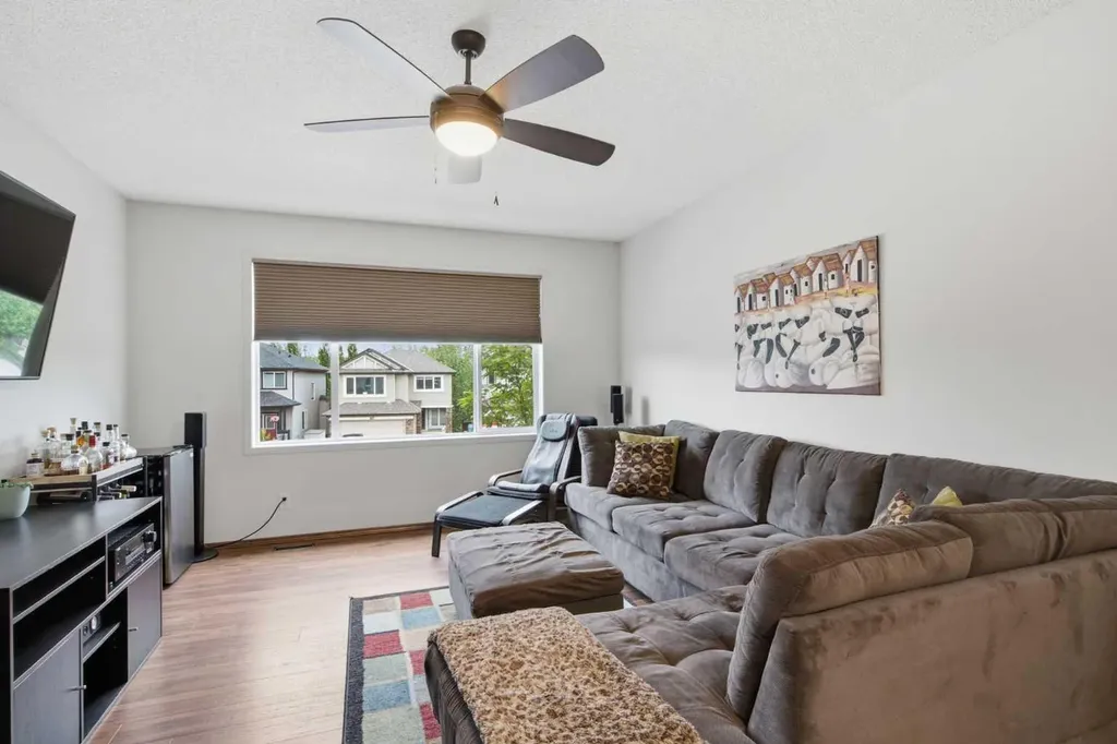 38 Tuscany Summit Green NW Calgary AB T3L 0B8