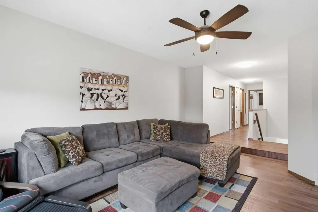 38 Tuscany Summit Green NW Calgary AB T3L 0B8
