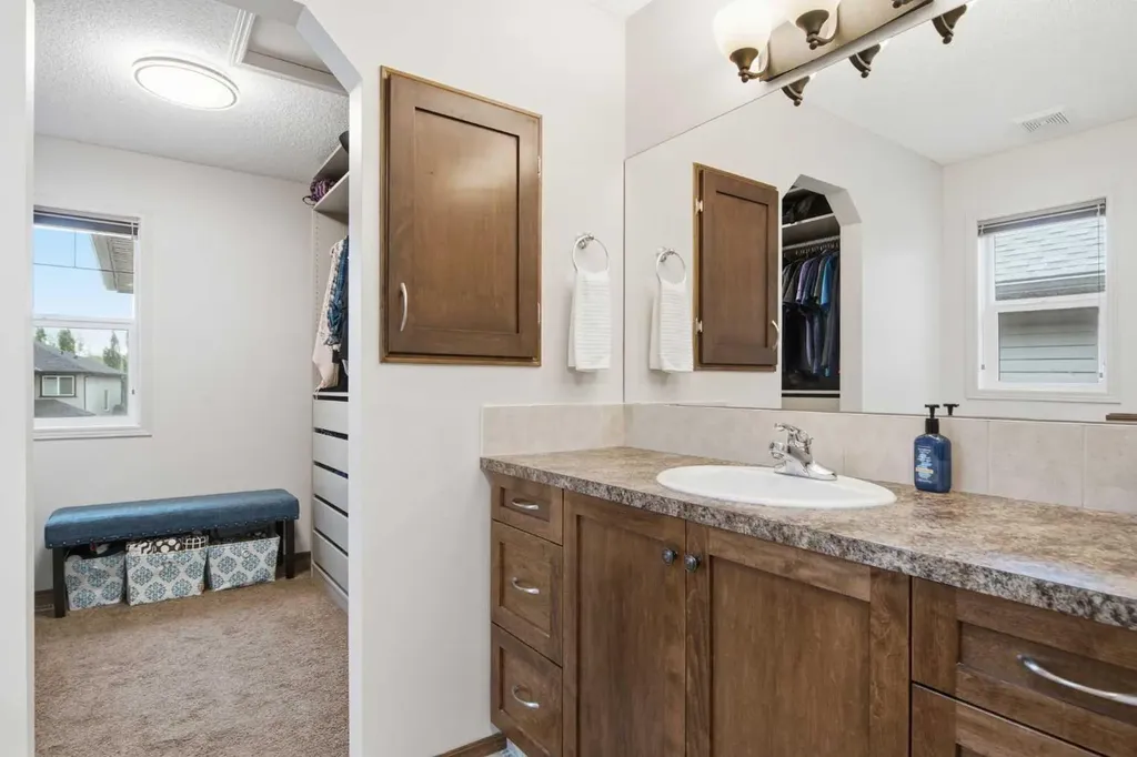 38 Tuscany Summit Green NW Calgary AB T3L 0B8