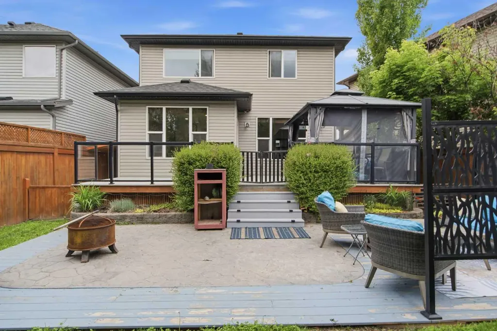 38 Tuscany Summit Green NW Calgary AB T3L 0B8