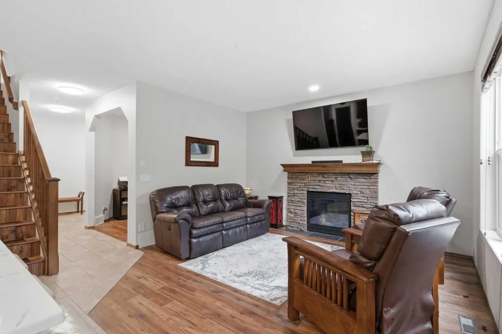 38 Tuscany Summit Green NW Calgary AB T3L 0B8