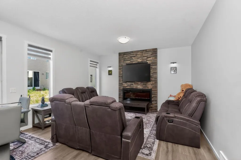 19 Cityline Heath NE Calgary AB T3N 2N5
