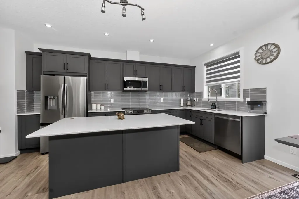 19 Cityline Heath NE Calgary AB T3N 2N5