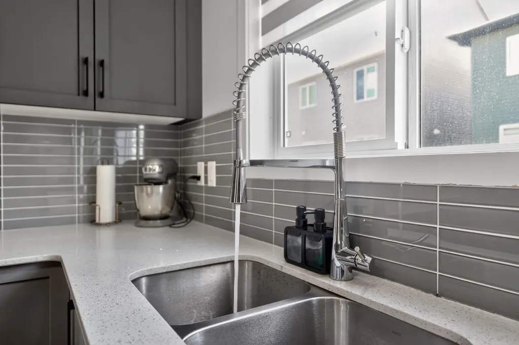 19 Cityline Heath NE Calgary AB T3N 2N5
