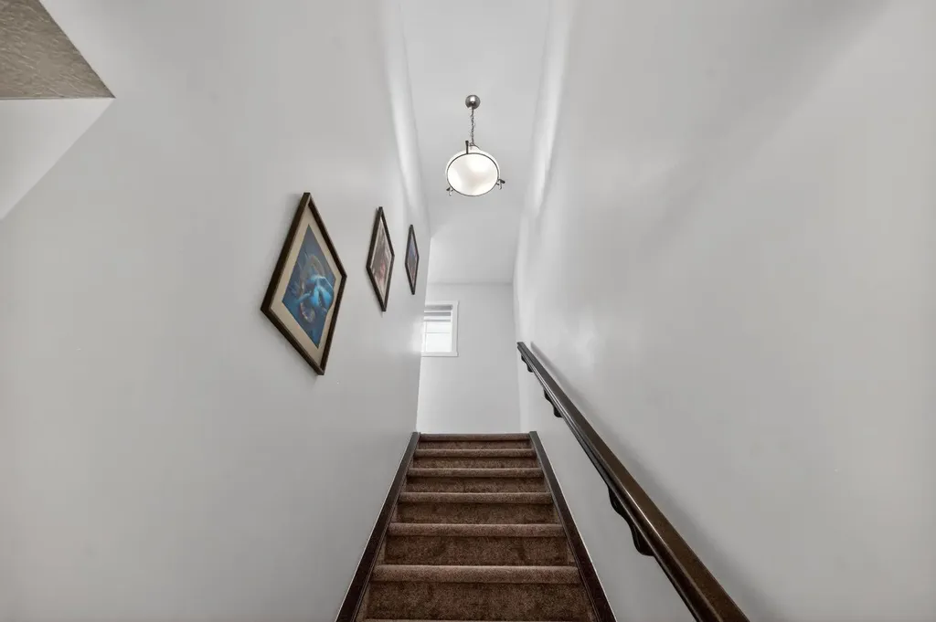 19 Cityline Heath NE Calgary AB T3N 2N5