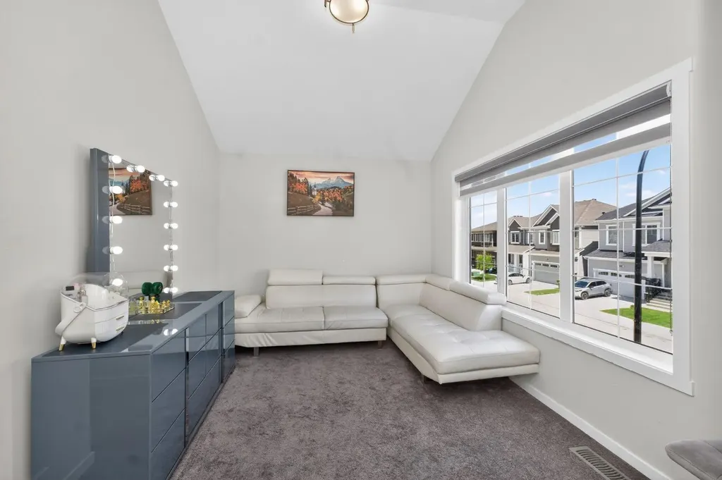 19 Cityline Heath NE Calgary AB T3N 2N5