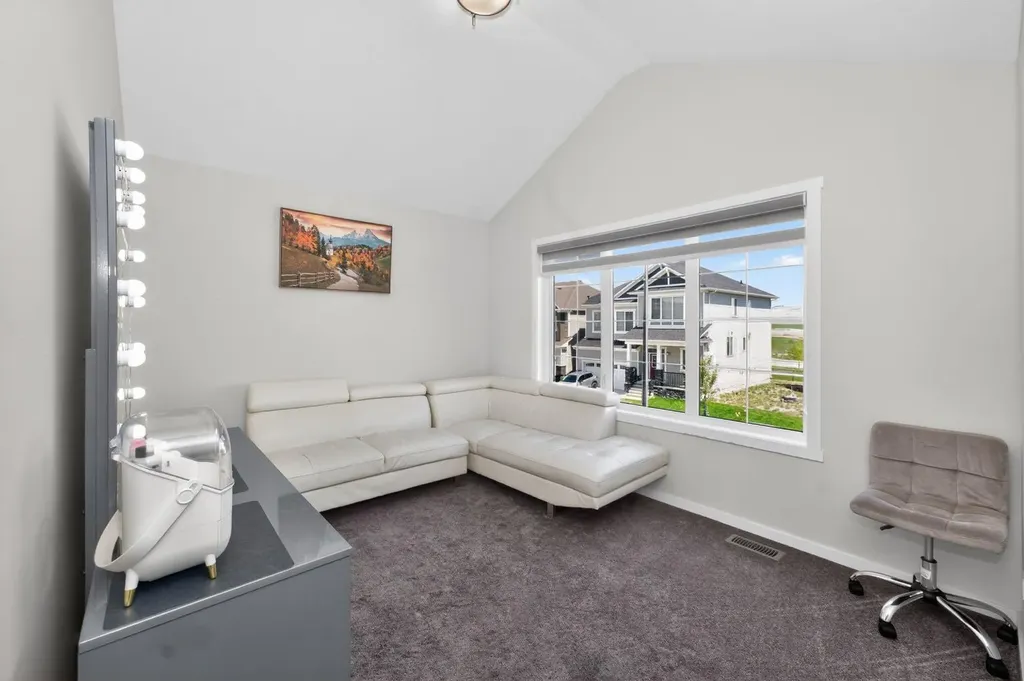19 Cityline Heath NE Calgary AB T3N 2N5