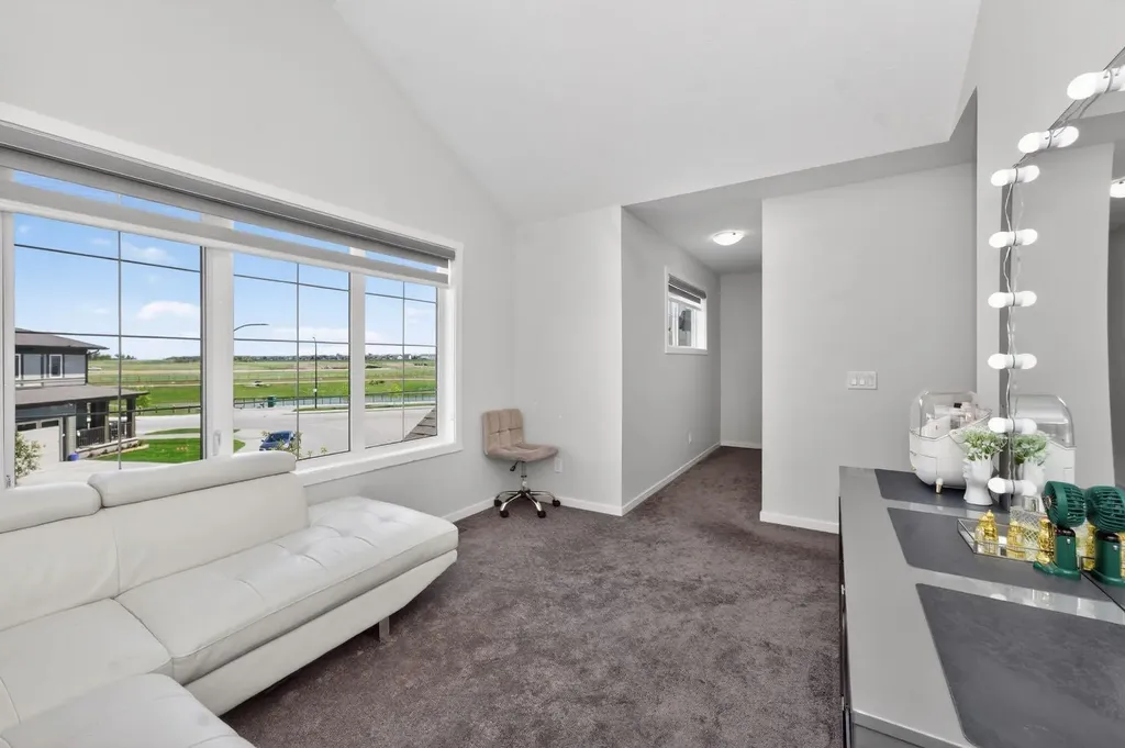 19 Cityline Heath NE Calgary AB T3N 2N5