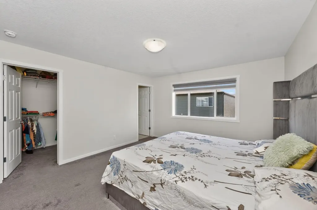 19 Cityline Heath NE Calgary AB T3N 2N5