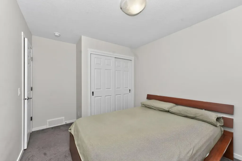 19 Cityline Heath NE Calgary AB T3N 2N5