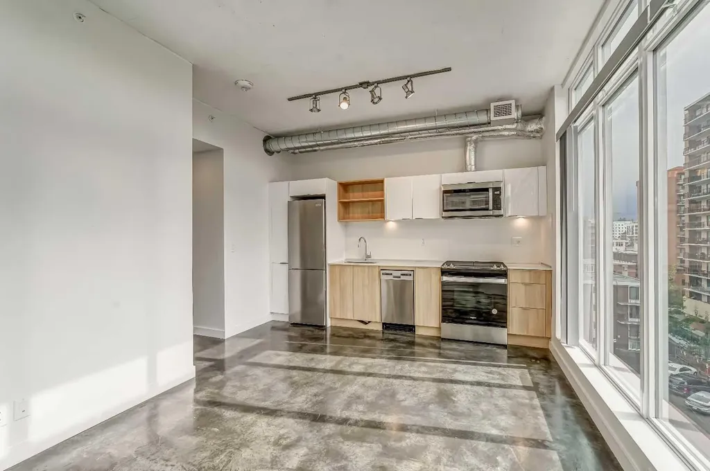 1319 14 Avenue SW Calgary AB T3C 0W3