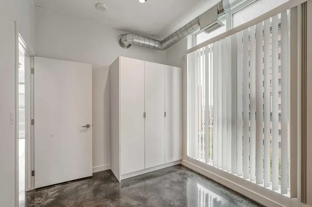 1319 14 Avenue SW Calgary AB T3C 0W3