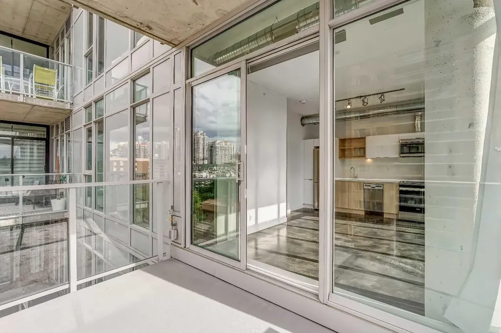1319 14 Avenue SW Calgary AB T3C 0W3