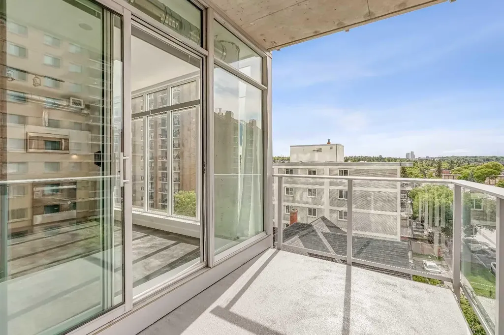 1319 14 Avenue SW Calgary AB T3C 0W3