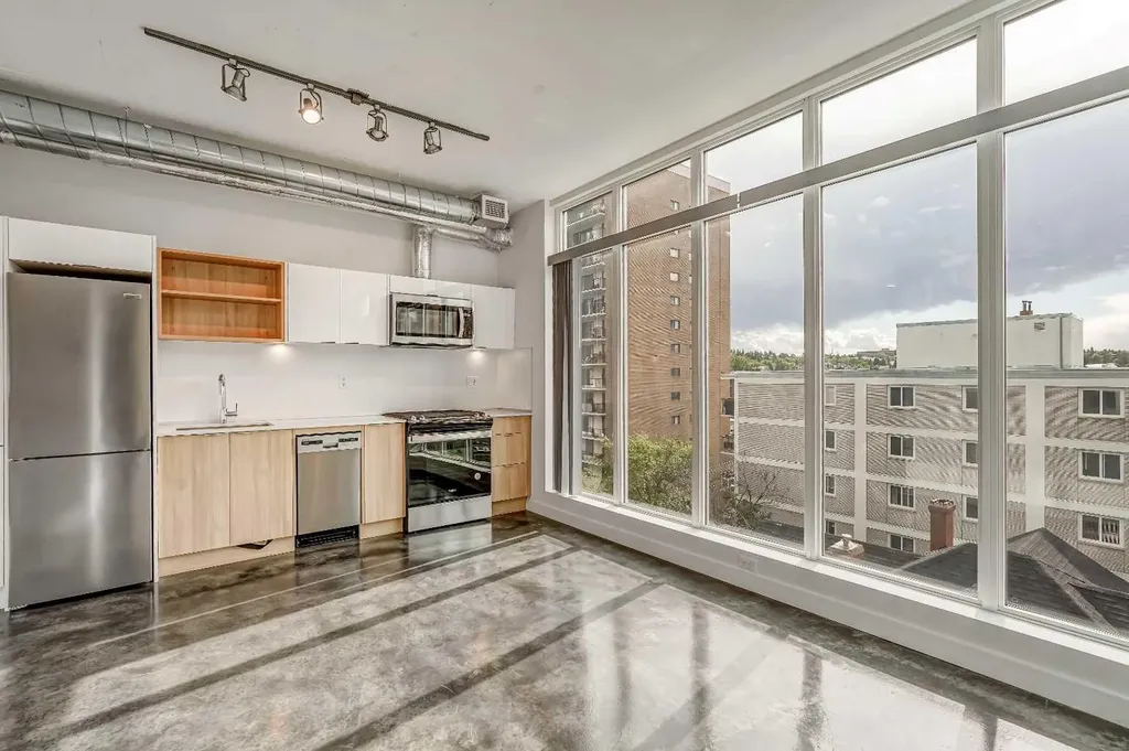 1319 14 Avenue SW Calgary AB T3C 0W3