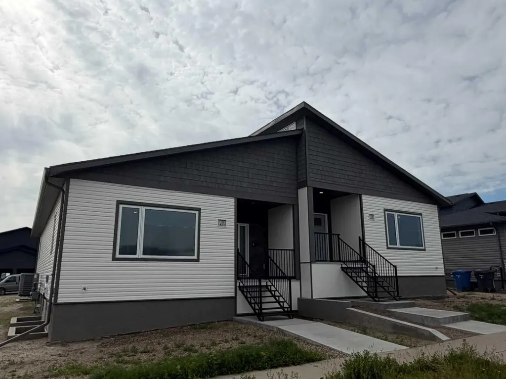 29 Sierra Green SW Medicine Hat AB T1B 0R5