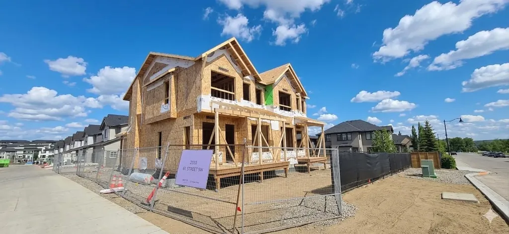 2242 81st Street SW Calgary AB T3H 6M4