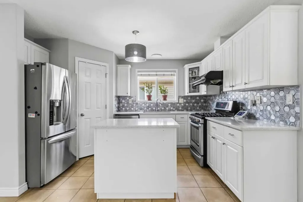 113 Lightbown Way Fort Mcmurray AB T9K2R1