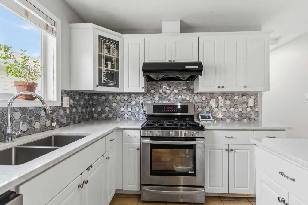 113 Lightbown Way Fort Mcmurray AB T9K2R1