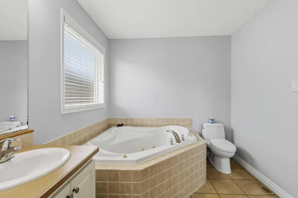 113 Lightbown Way Fort Mcmurray AB T9K2R1