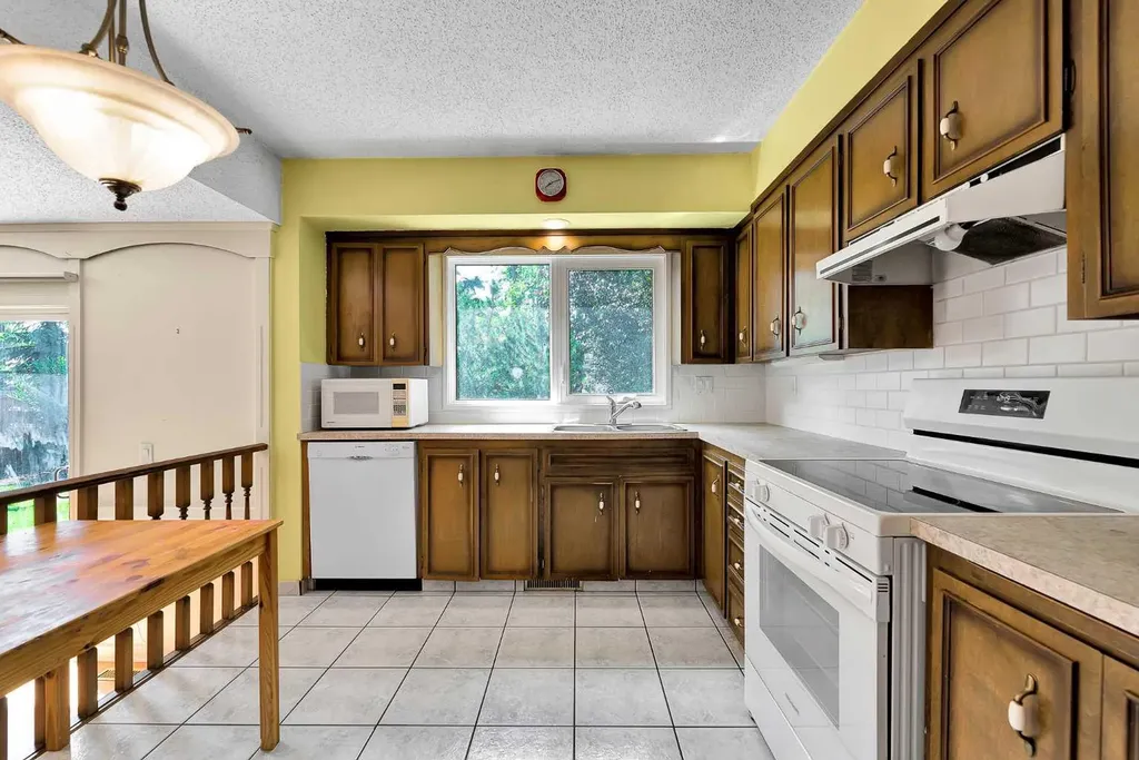 5603 Dalwood Way NW Calgary AB T3A 1S6