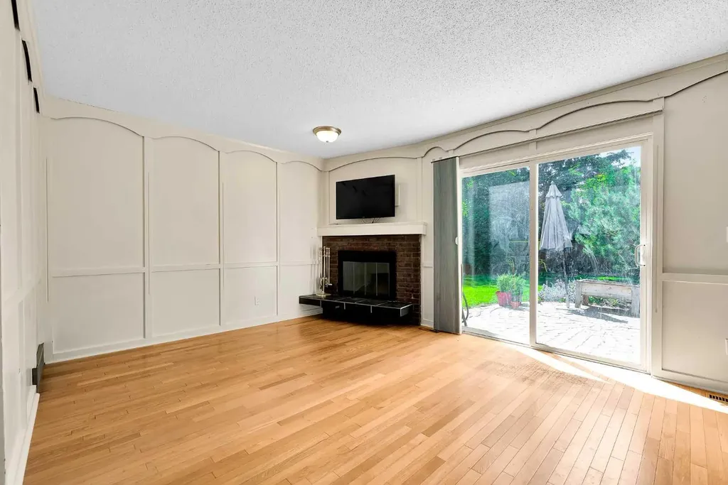 5603 Dalwood Way NW Calgary AB T3A 1S6