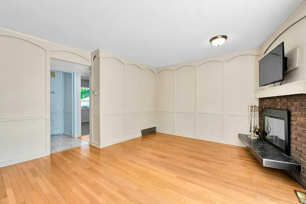 5603 Dalwood Way NW Calgary AB T3A 1S6