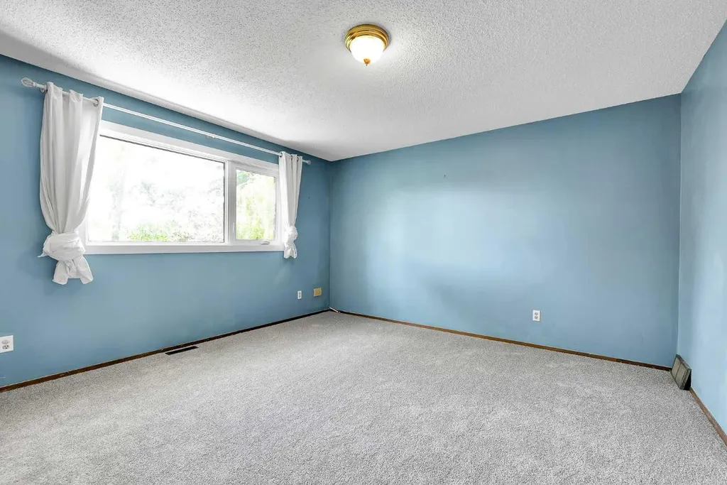 5603 Dalwood Way NW Calgary AB T3A 1S6