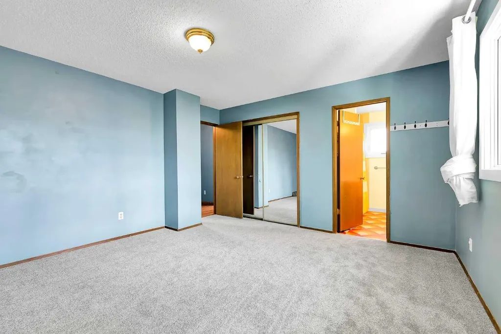 5603 Dalwood Way NW Calgary AB T3A 1S6